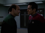 extant_StarTrek_VOY_7x24-RenaissanceMan_0922.jpg