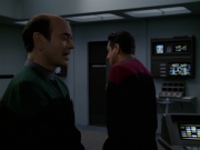 extant_StarTrek_VOY_7x24-RenaissanceMan_0939.jpg