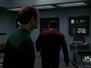 extant_StarTrek_VOY_7x24-RenaissanceMan_0940.jpg