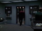 extant_StarTrek_VOY_7x24-RenaissanceMan_0943.jpg