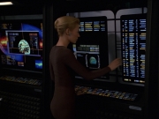 extant_StarTrek_VOY_7x24-RenaissanceMan_0944.jpg