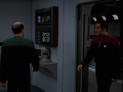 extant_StarTrek_VOY_7x24-RenaissanceMan_1047.jpg