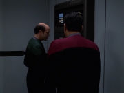extant_StarTrek_VOY_7x24-RenaissanceMan_1050.jpg