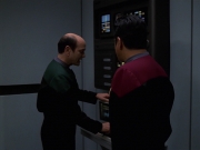 extant_StarTrek_VOY_7x24-RenaissanceMan_1051.jpg