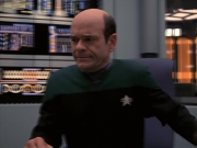 extant_StarTrek_VOY_7x24-RenaissanceMan_1381.jpg