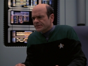 extant_StarTrek_VOY_7x24-RenaissanceMan_1391.jpg