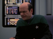 extant_StarTrek_VOY_7x24-RenaissanceMan_1397.jpg