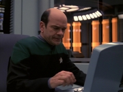extant_StarTrek_VOY_7x24-RenaissanceMan_1402.jpg