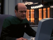 extant_StarTrek_VOY_7x24-RenaissanceMan_1403.jpg