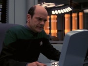 extant_StarTrek_VOY_7x24-RenaissanceMan_1411.jpg