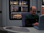 extant_StarTrek_VOY_7x24-RenaissanceMan_1415.jpg