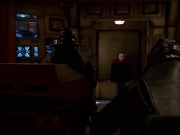 extant_StarTrek_VOY_7x24-RenaissanceMan_1468.jpg