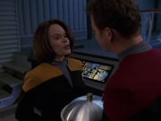 extant_StarTrek_VOY_7x24-RenaissanceMan_1795.jpg