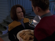 extant_StarTrek_VOY_7x24-RenaissanceMan_1810.jpg