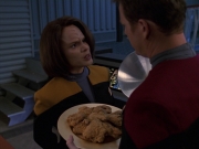 extant_StarTrek_VOY_7x24-RenaissanceMan_1812.jpg
