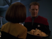 extant_StarTrek_VOY_7x24-RenaissanceMan_1813.jpg
