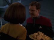 extant_StarTrek_VOY_7x24-RenaissanceMan_1815.jpg
