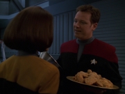 extant_StarTrek_VOY_7x24-RenaissanceMan_1817.jpg