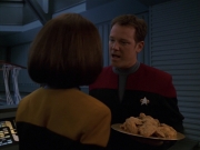 extant_StarTrek_VOY_7x24-RenaissanceMan_1819.jpg