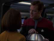 extant_StarTrek_VOY_7x24-RenaissanceMan_1839.jpg