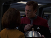 extant_StarTrek_VOY_7x24-RenaissanceMan_1840.jpg
