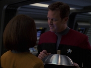 extant_StarTrek_VOY_7x24-RenaissanceMan_1851.jpg