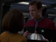extant_StarTrek_VOY_7x24-RenaissanceMan_1852.jpg