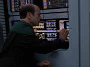 extant_StarTrek_VOY_7x24-RenaissanceMan_2032.jpg