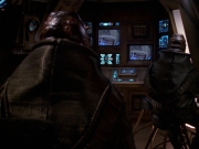 extant_StarTrek_VOY_7x24-RenaissanceMan_2070.jpg