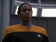extant_StarTrek_VOY_7x24-RenaissanceMan_2082.jpg