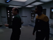 extant_StarTrek_VOY_7x24-RenaissanceMan_2101.jpg