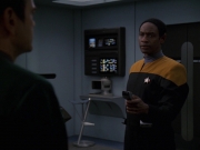 extant_StarTrek_VOY_7x24-RenaissanceMan_2142.jpg