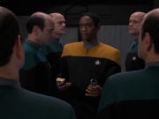 extant_StarTrek_VOY_7x24-RenaissanceMan_2215.jpg