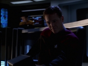 extant_StarTrek_VOY_7x24-RenaissanceMan_2240.jpg