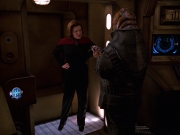 extant_StarTrek_VOY_7x24-RenaissanceMan_2520.jpg