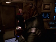 extant_StarTrek_VOY_7x24-RenaissanceMan_2523.jpg