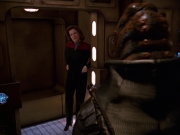 extant_StarTrek_VOY_7x24-RenaissanceMan_2524.jpg