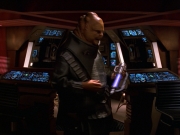 extant_StarTrek_VOY_7x24-RenaissanceMan_2527.jpg
