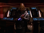 extant_StarTrek_VOY_7x24-RenaissanceMan_2534.jpg