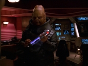 extant_StarTrek_VOY_7x24-RenaissanceMan_2536.jpg