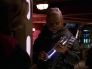 extant_StarTrek_VOY_7x24-RenaissanceMan_2542.jpg