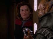 extant_StarTrek_VOY_7x24-RenaissanceMan_2558.jpg