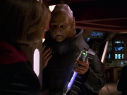 extant_StarTrek_VOY_7x24-RenaissanceMan_2562.jpg