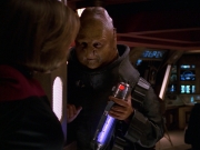 extant_StarTrek_VOY_7x24-RenaissanceMan_2563.jpg
