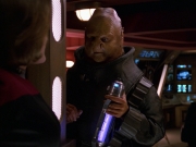 extant_StarTrek_VOY_7x24-RenaissanceMan_2575.jpg