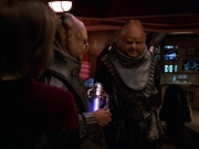 extant_StarTrek_VOY_7x24-RenaissanceMan_2581.jpg