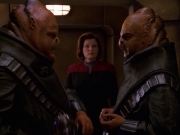 extant_StarTrek_VOY_7x24-RenaissanceMan_2586.jpg