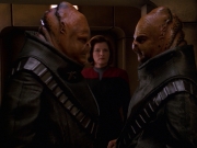 extant_StarTrek_VOY_7x24-RenaissanceMan_2587.jpg