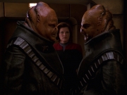 extant_StarTrek_VOY_7x24-RenaissanceMan_2591.jpg