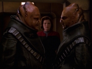 extant_StarTrek_VOY_7x24-RenaissanceMan_2593.jpg